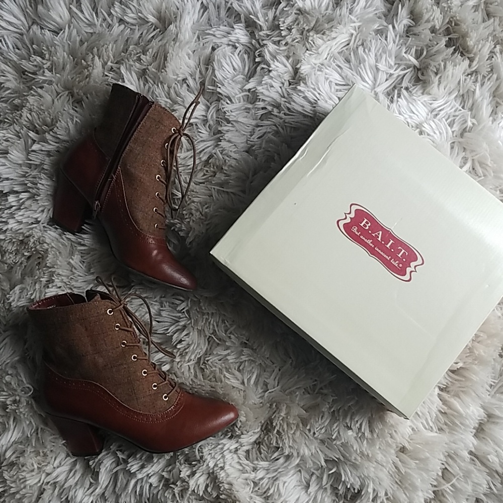 B.A.I.T. Footwear oxford spectator boots - Picture 2 of 7